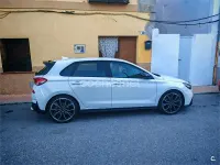 Usado Hyundai i30 140 CV (102 kW) 2020 Blanco Berlina
