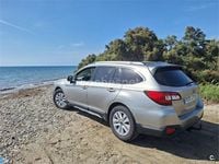 Usado Subaru Outback 150 CV (110 kW) 2017 Gris / plata Familiar