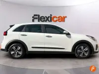 Usado Kia Niro 141 CV (103 kW) 2022 Blanco SUV