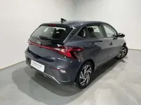 Usado Hyundai i20 84 CV (61 kW) 2024 Gris Utilitario