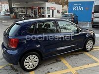 Usado VW Polo Advance 90 CV (66 kW) 2014 Azul Berlina