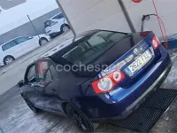 Usado VW Jetta Trendline 105 CV (77 kW) 2007 Azul Berlina
