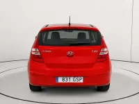 Usado Hyundai i30 Comfort 109 CV (80 kW) 2009 Rojo Utilitario
