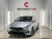 Usado Kia Ceed 120 CV (88 kW) 2023 Gris / plata Utilitario
