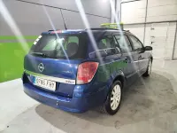 Usado Opel Astra Cosmo 120 CV (88 kW) 2007 Azul Familiar
