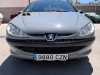 Usado Peugeot 206 90 CV (66 kW) 2004 Gris / plata Berlina