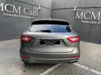 Usado Maserati Levante 350 CV (257 kW) 2019 Amarillo SUV
