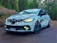 Usado Renault Clio IV Trophy 220 CV (161 kW) 2017 Blanco Berlina