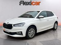 Usado Skoda Fabia Selection 95 CV (69 kW) 2024 Blanco Utilitario