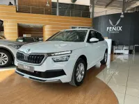 Usado Skoda Kamiq 110 CV (80 kW) 2022 Blanco SUV