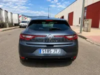 Usado Renault Mégane IV 100 CV (73 kW) 2017 Gris / plata Berlina