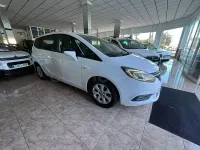 Usado Opel Zafira Family 140 CV (102 kW) 2018 Blanco Monovolumen