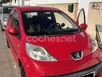 Usado Peugeot 107 68 CV (50 kW) 2006 Rojo Utilitario