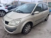 Usado Renault Scénic Dynamique 105 CV (77 kW) 2006 Gris / plata Monovolumen