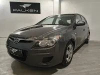 Usado Hyundai i30 Comfort 109 CV (80 kW) 2009 Gris / plata Berlina