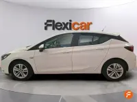 Usado Opel Astra Selective 110 CV (80 kW) 2018 Blanco Berlina