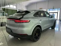 Usado Porsche Cayenne 462 CV (339 kW) 2021 Gris / plata SUV