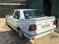 Usado Renault R9 95 CV (69 kW) 1995 Blanco Berlina