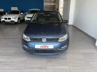 Usado VW Polo Advance 90 CV (66 kW) 2015 Azul Berlina