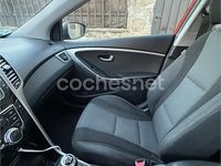 Usado Hyundai i30 110 CV (80 kW) 2015 Rojo Berlina