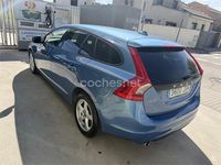 Usado Volvo V60 Momentum 136 CV (100 kW) 2014 Azul Familiar