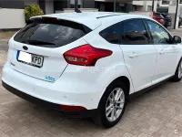 Usado Ford Focus Trend 120 CV (88 kW) 2018 Blanco Berlina