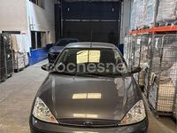Usado Ford Focus Trend 100 CV (73 kW) 2002 Negro Berlina