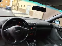 Usado Audi A3 Attraction 125 CV (91 kW) 1999 Rojo Utilitario