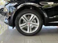 Usado Jaguar F-Pace R-Dynamic 204 CV (150 kW) 2023 Negro SUV