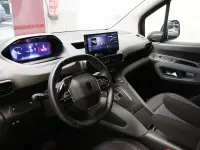 Usado Peugeot e-Rifter Allure 100 kW (136 CV) 2025 Verde Monovolumen