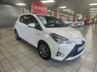 Usado Toyota Yaris Hybrid Active 100 CV (73 kW) 2019 Blanco Berlina