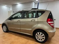 Usado Mercedes A180 Elegance 109 CV (80 kW) 2006 Beige Monovolumen
