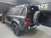 Usado Land Rover Defender SE 249 CV (183 kW) 2023 Negro SUV