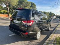 Usado Ssangyong (KGM) Rodius Limited 178 CV (130 kW) 2018 Negro Monovolumen