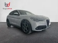 Usado Alfa Romeo Stelvio Sprint 160 CV (117 kW) 2022 Gris / plata SUV