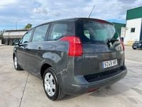 Usado Peugeot 5008 Active 120 CV (88 kW) 2013 Gris / plata Monovolumen