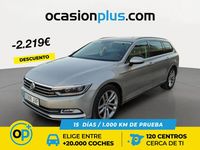 Usado VW Passat Sportline 180 CV (132 kW) 2016 Gris plata Familiar