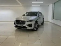 Usado Jaguar F-Pace R-Dynamic 404 CV (297 kW) 2022 Gris / plata SUV