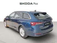 Usado Skoda Octavia Ambition 110 CV (80 kW) 2022 Azul Familiar