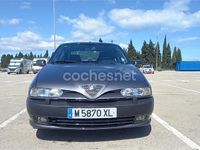 Usado Alfa Romeo 146 Ti 150 CV (110 kW) 1999 Gris / plata Utilitario