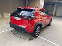 Usado Toyota Yaris Hybrid Active 116 CV (85 kW) 2025 Rojo