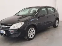 Usado Opel Astra Energy 115 CV (84 kW) 2009 Negro Berlina