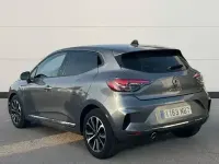 Usado Renault Clio Techno 100 CV (73 kW) 2025 Gris Utilitario