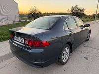 Usado Honda Accord Executive 140 CV (102 kW) 2006 Gris / plata Berlina