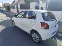 Usado Toyota Yaris Connect Style 101 CV (74 kW) 2011 Blanco Utilitario