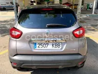 Usado Renault Captur Zen 90 CV (66 kW) 2017 Gris / plata SUV