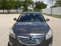 Usado Opel Insignia Edition 160 CV (117 kW) 2011 Gris / plata Berlina