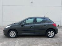Usado Peugeot 207 Sport 95 CV (69 kW) 2007 Gris / plata Berlina