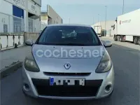 Usado Renault Clio II Expression 85 CV (62 kW) 2010 Gris / plata Berlina