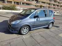Usado Peugeot 1007 75 CV (55 kW) 2005 Gris / plata Monovolumen